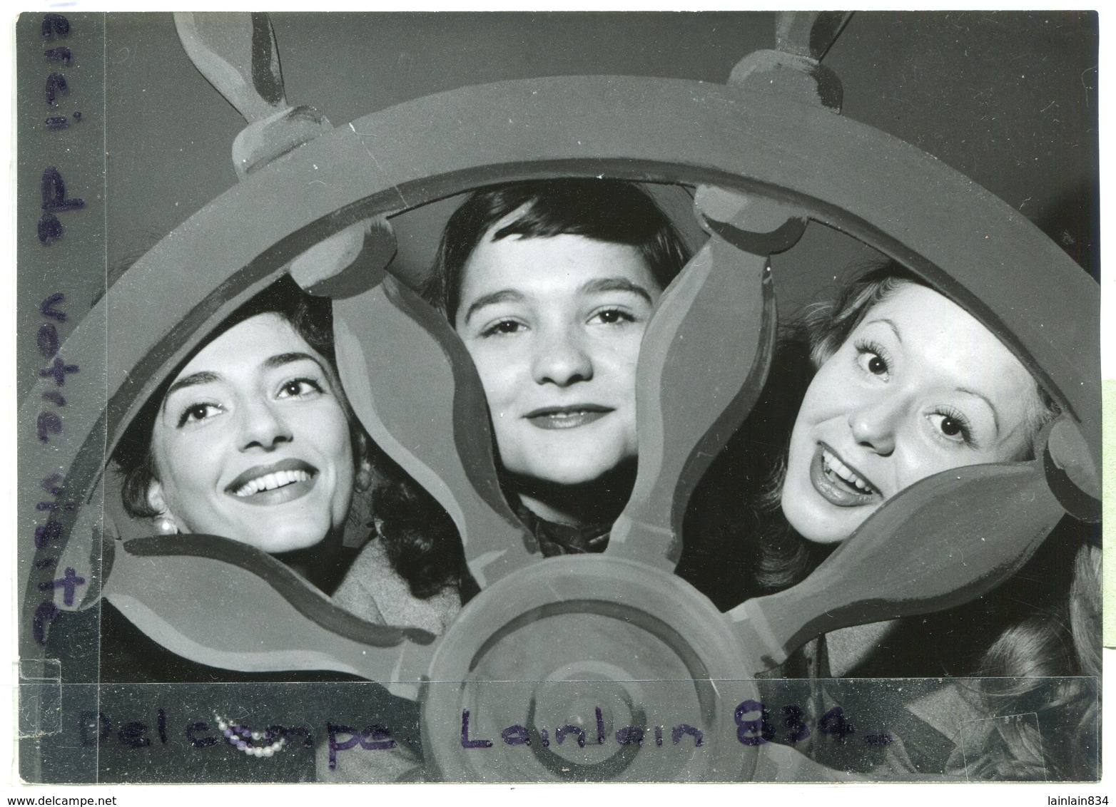 - Photo De Presse - Original - Micheline DAX, Suzanne GABRIELO, Maria RIQUELME, 24-09-1942, TBE, Scans. - Célébrités