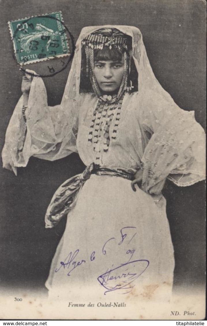 CPA Algérie Femme Des Ouled Naïls 300 ND Phot Voyagée 1909 - Vrouwen