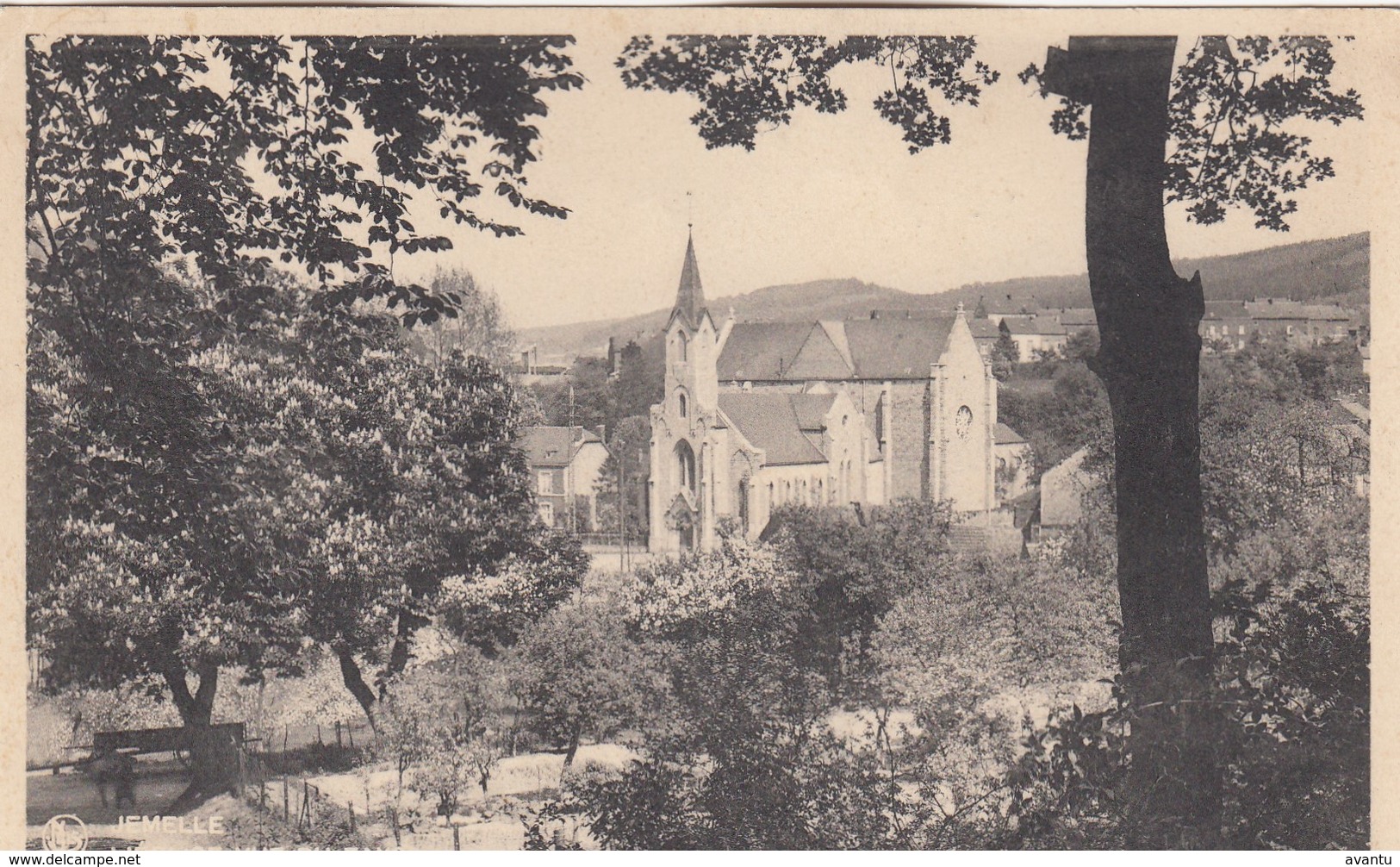 JEMELLE / L EGLISE VUE DU FAYS - Rochefort