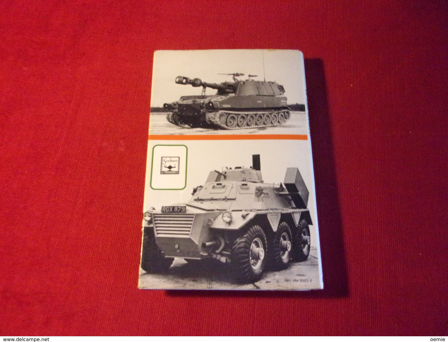 ARMOURED FIGHTING VEHICULES OF THE WORLD  ° CHRISTOPHER F FOSS