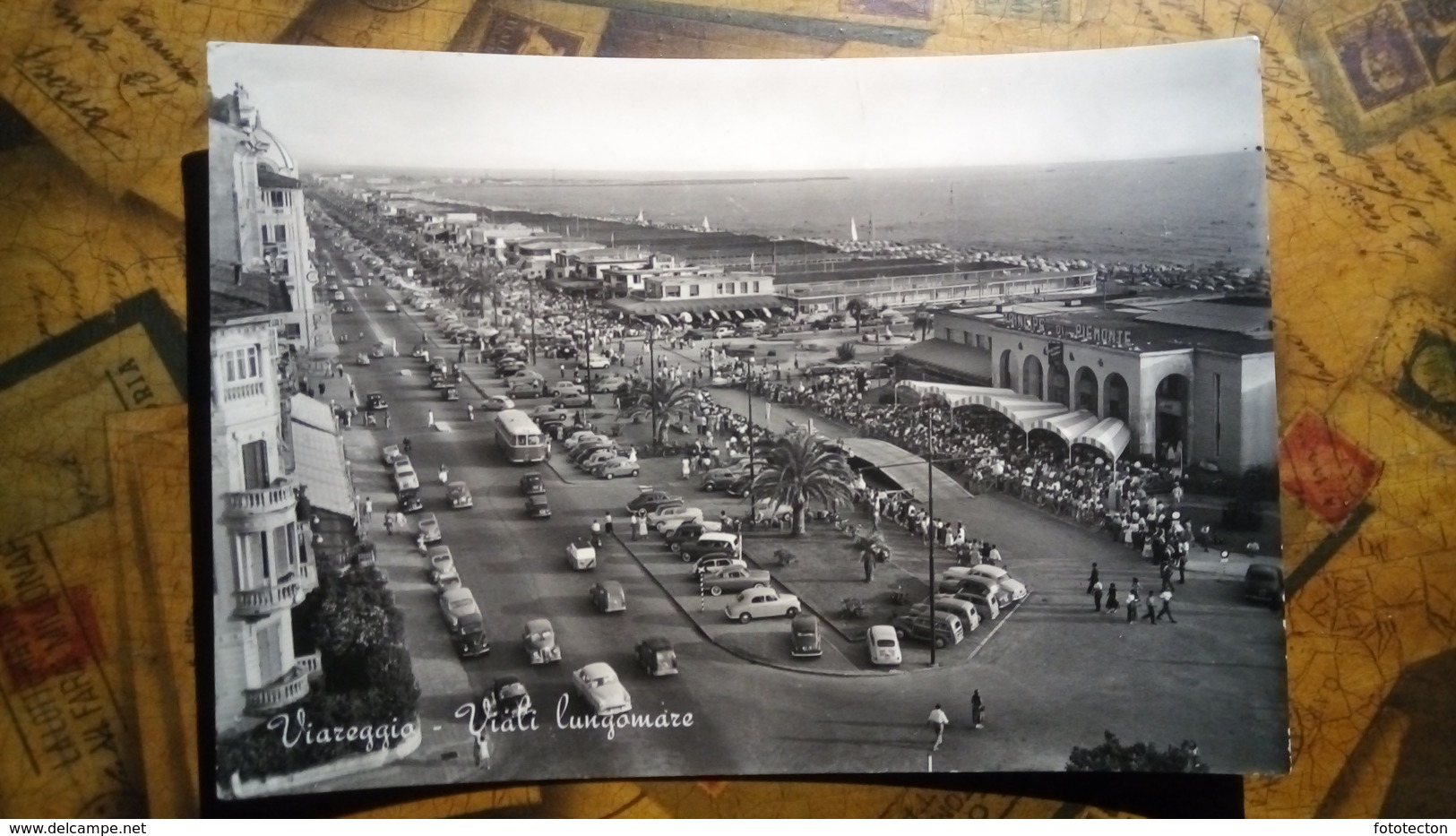 Viareggio - Viali Lungomare (Lido Camaiore) - Viaggiata 1969 - Car, Auto, Bus - Locale "Principe Di Piemonte" - Viareggio