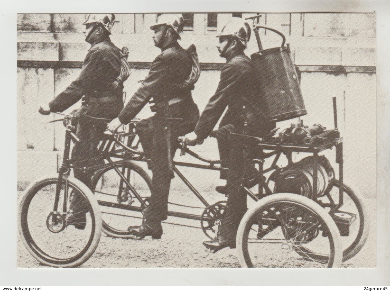 CPM METIER SAPEUR POMPIER - BALE (Suisse) Pompier Se Déplaçant Pour Aller Combattre Le Feu En 1899 - Sapeurs-Pompiers