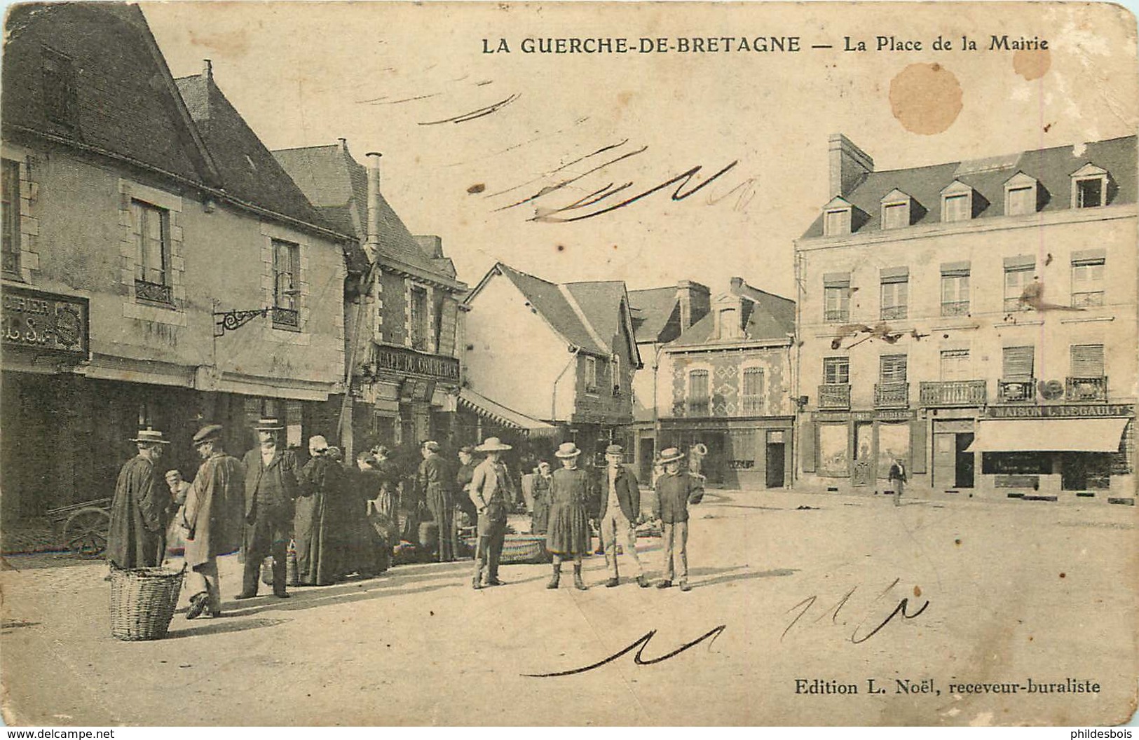 ILLE ET VILAINE LA GUERCHE DE BRETAGNE  La Place De La Mairie (état) - La Guerche-de-Bretagne