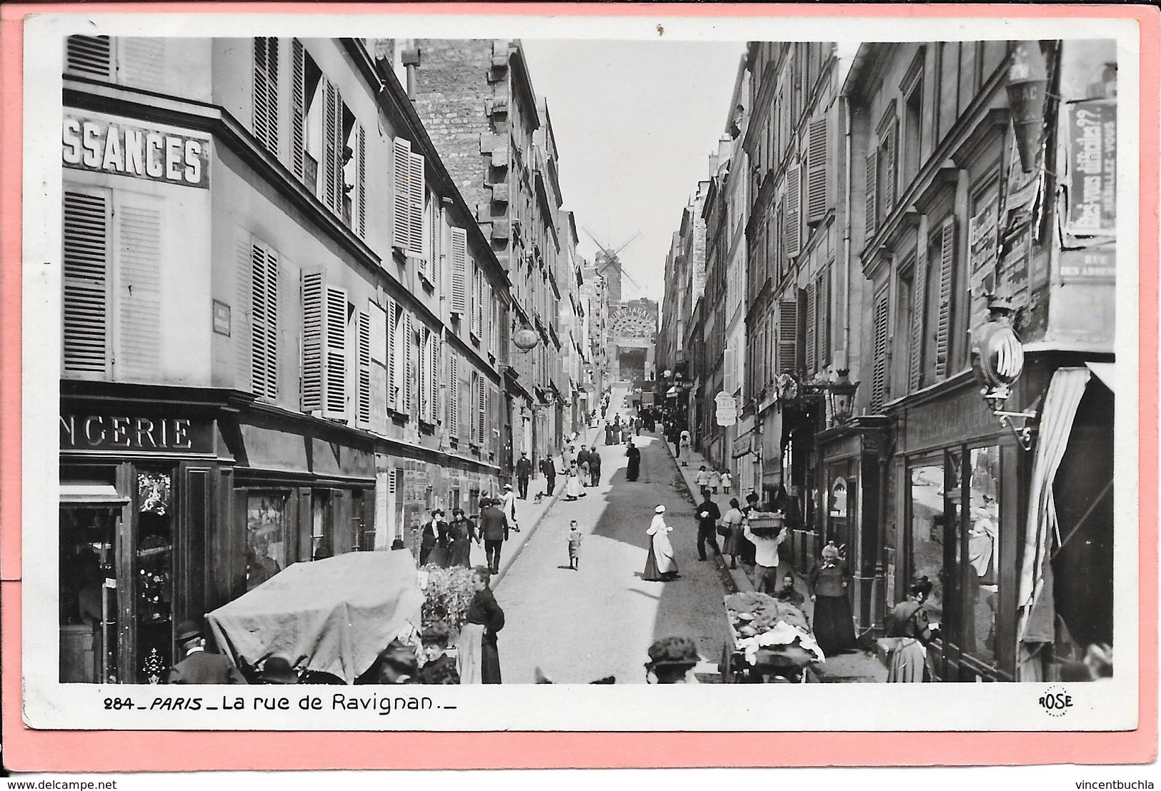 Paris - La Rue De Ravignan - Arrondissement: 18