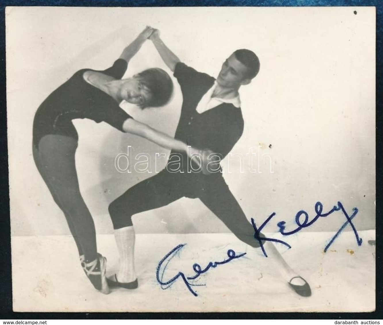 1968 Gene Kelly(1912-1996) Táncos, Színész Aláírása Fotón - Altri & Non Classificati