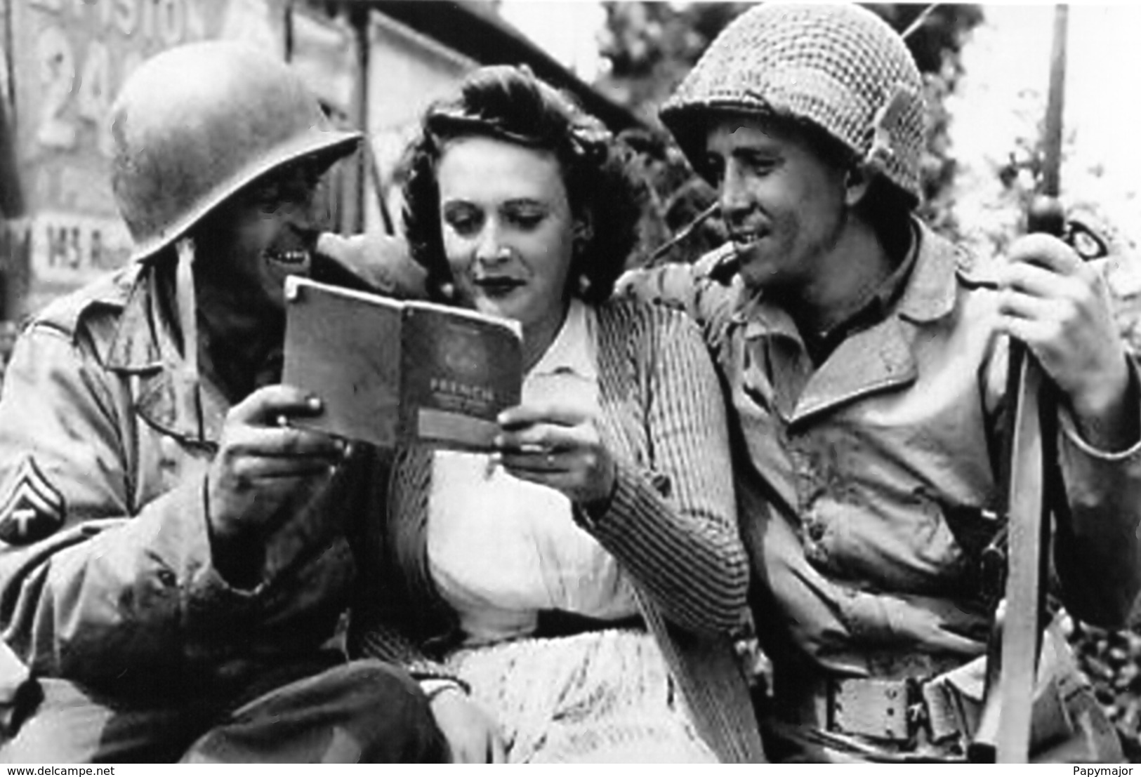 WW2 - Soldats Américains Et Jeune Femme Françaises En 1944 - 1939-45