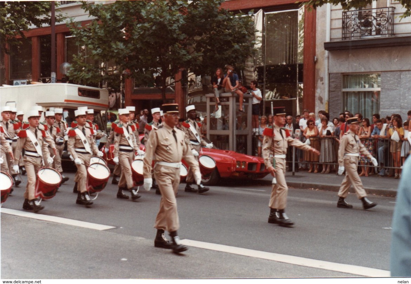 PARIGI-1983-SFILATA MILITARE-CHAMPS ELISEE - Guerra, Militari