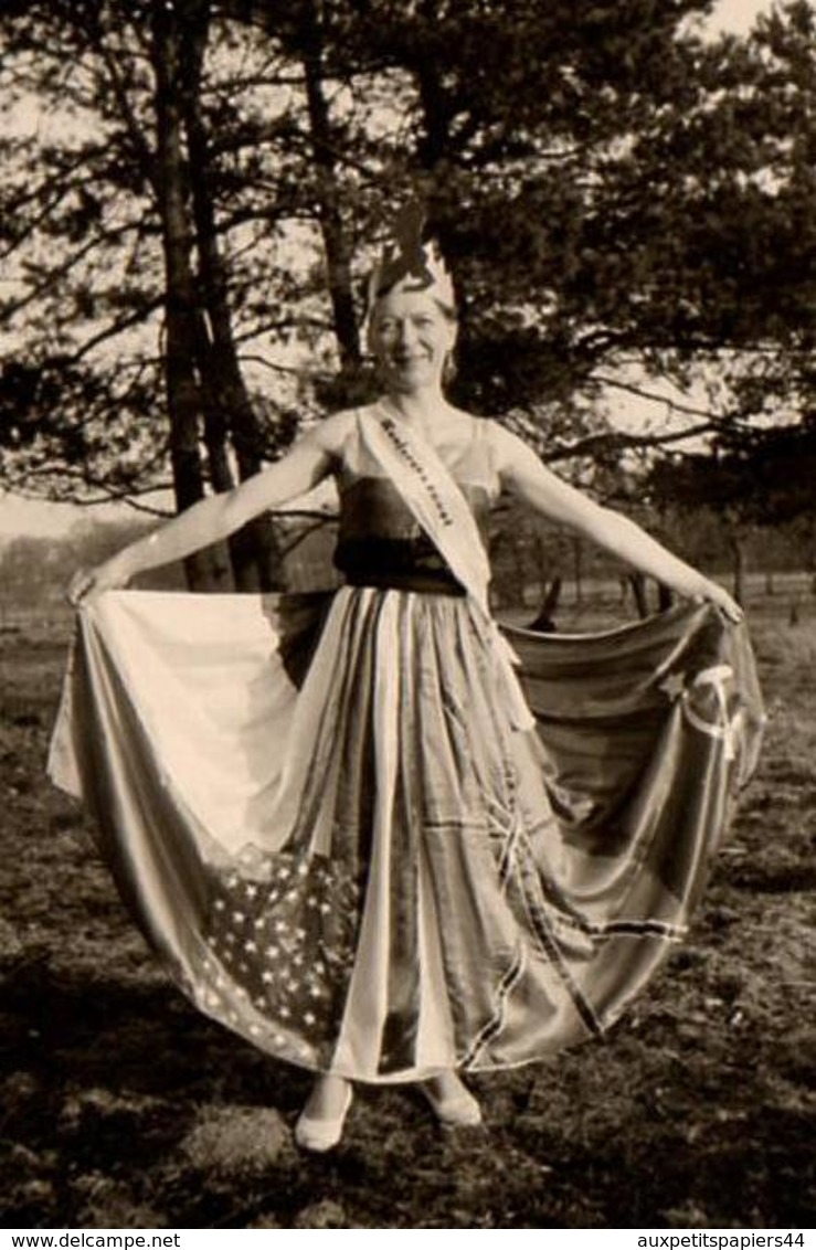 Photo Originale Portrait De La Miss Belle Des Champs Vers 1940 - Princesse Et Robe Patchwork - Danseuse - Pin-up