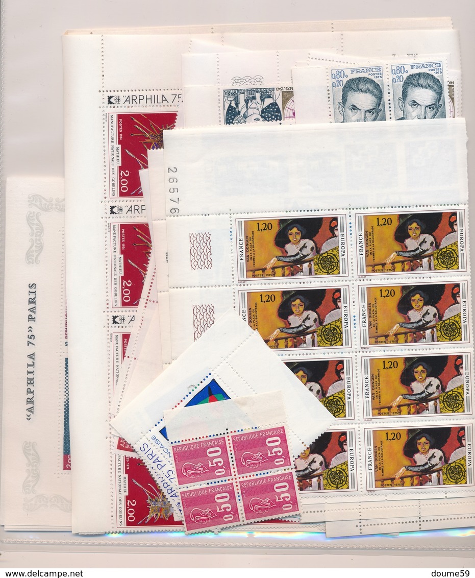 CA-161: FRANCE: Lot Timbres** De 1975 Pour 59.35 Euros De Faciale  (73grammes) - Neufs