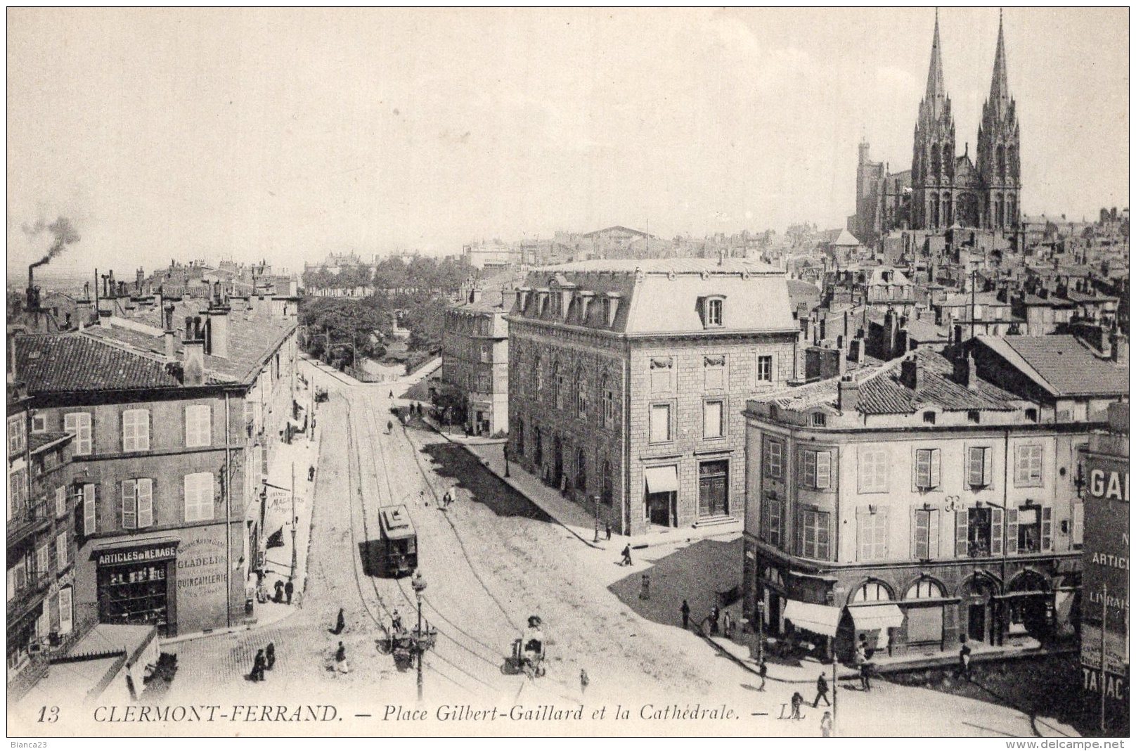 B52182  Clermont Ferrand -  Place Gilbert Gaillard Et La Cathédrale - Autres & Non Classés