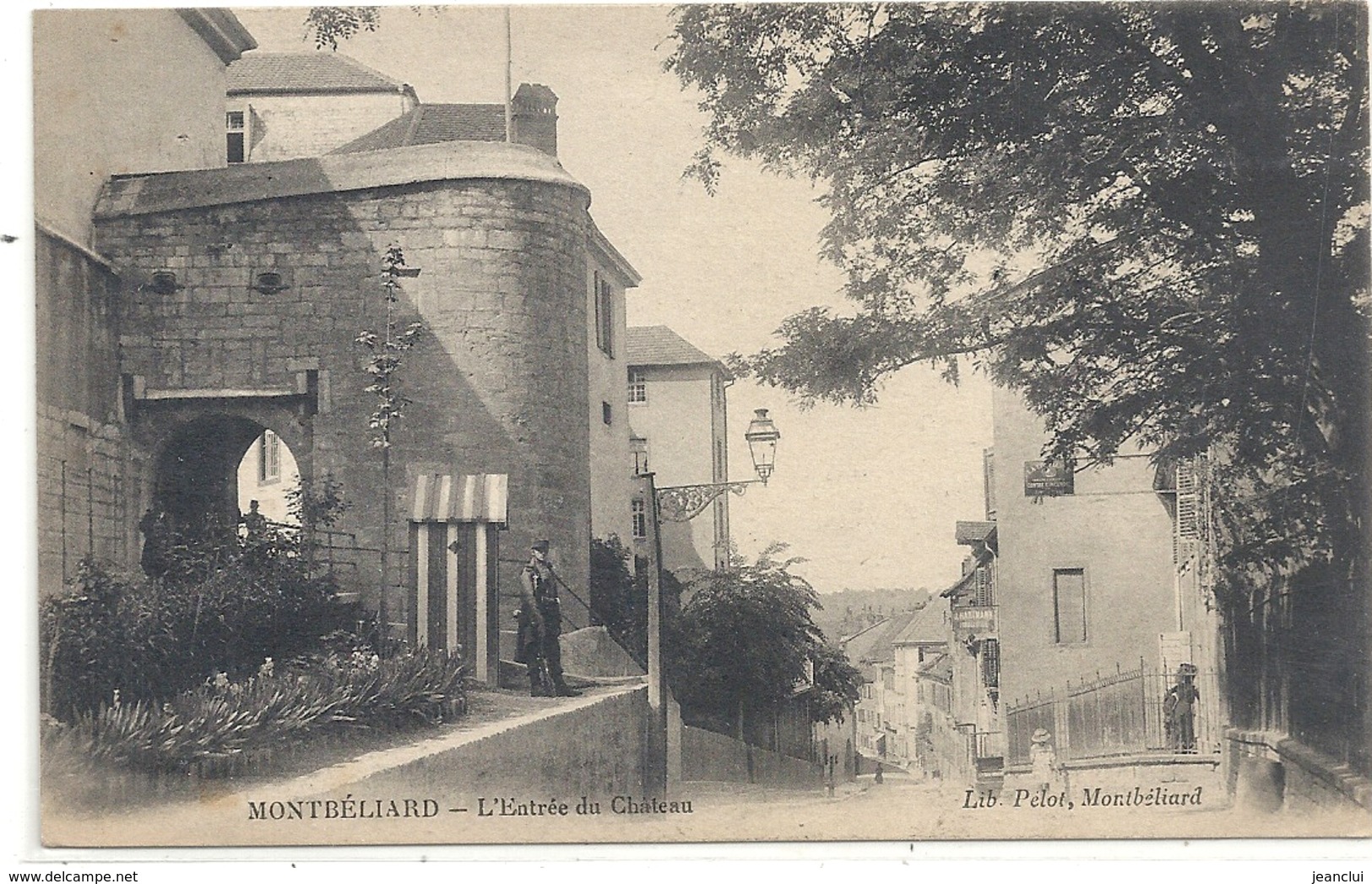 MONTBELIARD . L'ENTREE DU CHATEAU . ECRITE AU VERSO LE 19 SEPT 1922 - Montbéliard