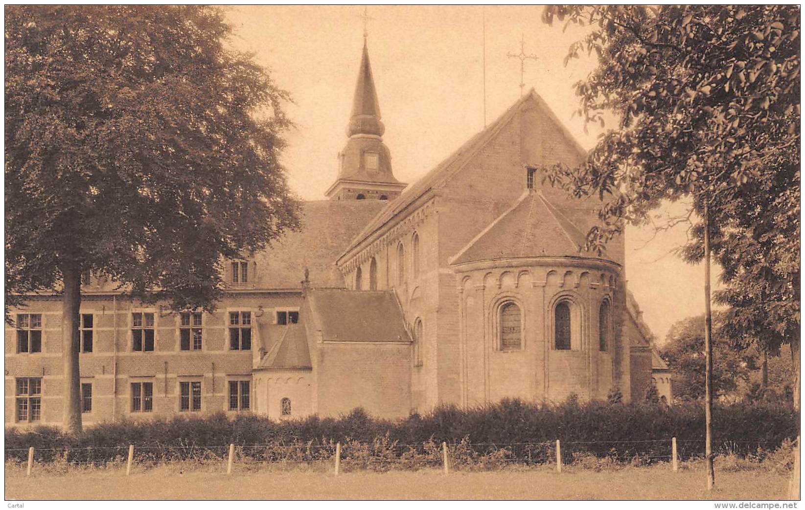 POSTEL - De Kerk Gezien Van Uit Het Oosten - Mol