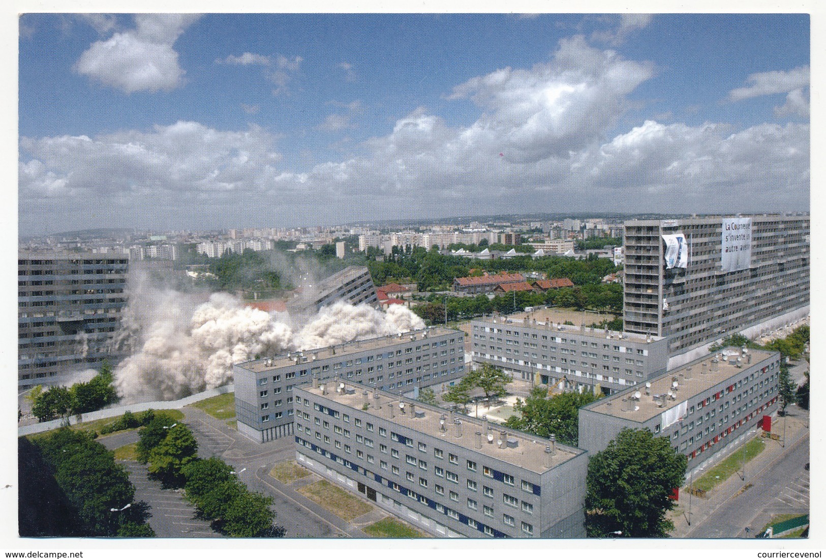 CPM - LA COURNEUVE (Seine St Denis) - Démolition Des Barres Ravel Et Presov - 23 Juin 2004 - La Courneuve