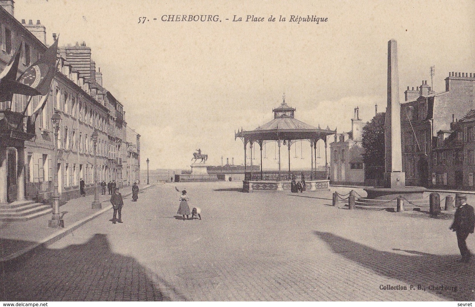 CHERBOURG. - La Place De La République . Carte Pas Courante - Cherbourg