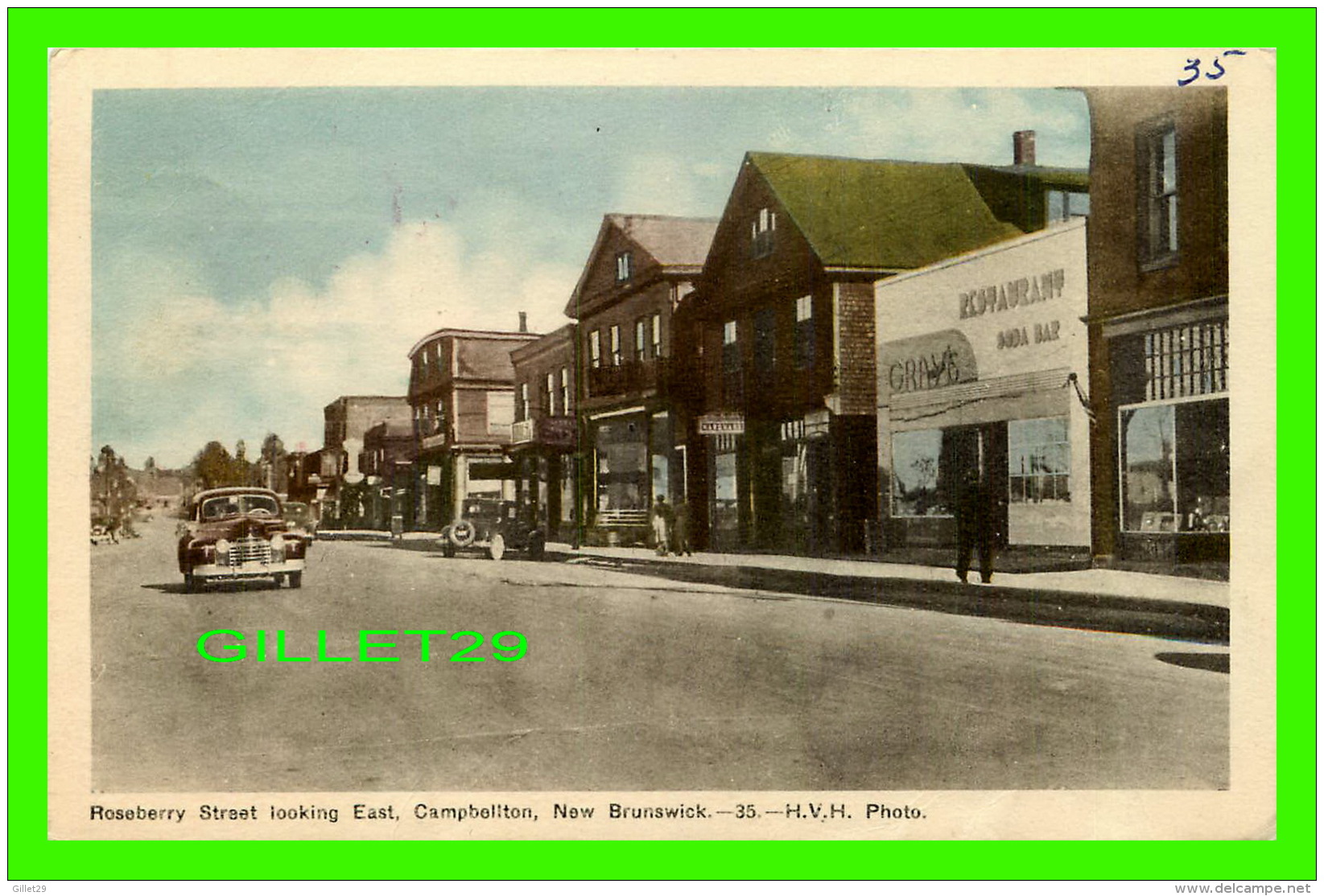 CAMPBELTON, NB - ROSEBERRY  STREET LOOKING EAST, ANIMATED WITH OLD CAR - TRAVEL IN 1951 - PECO - H.V.H. PHOTO - - Autres & Non Classés