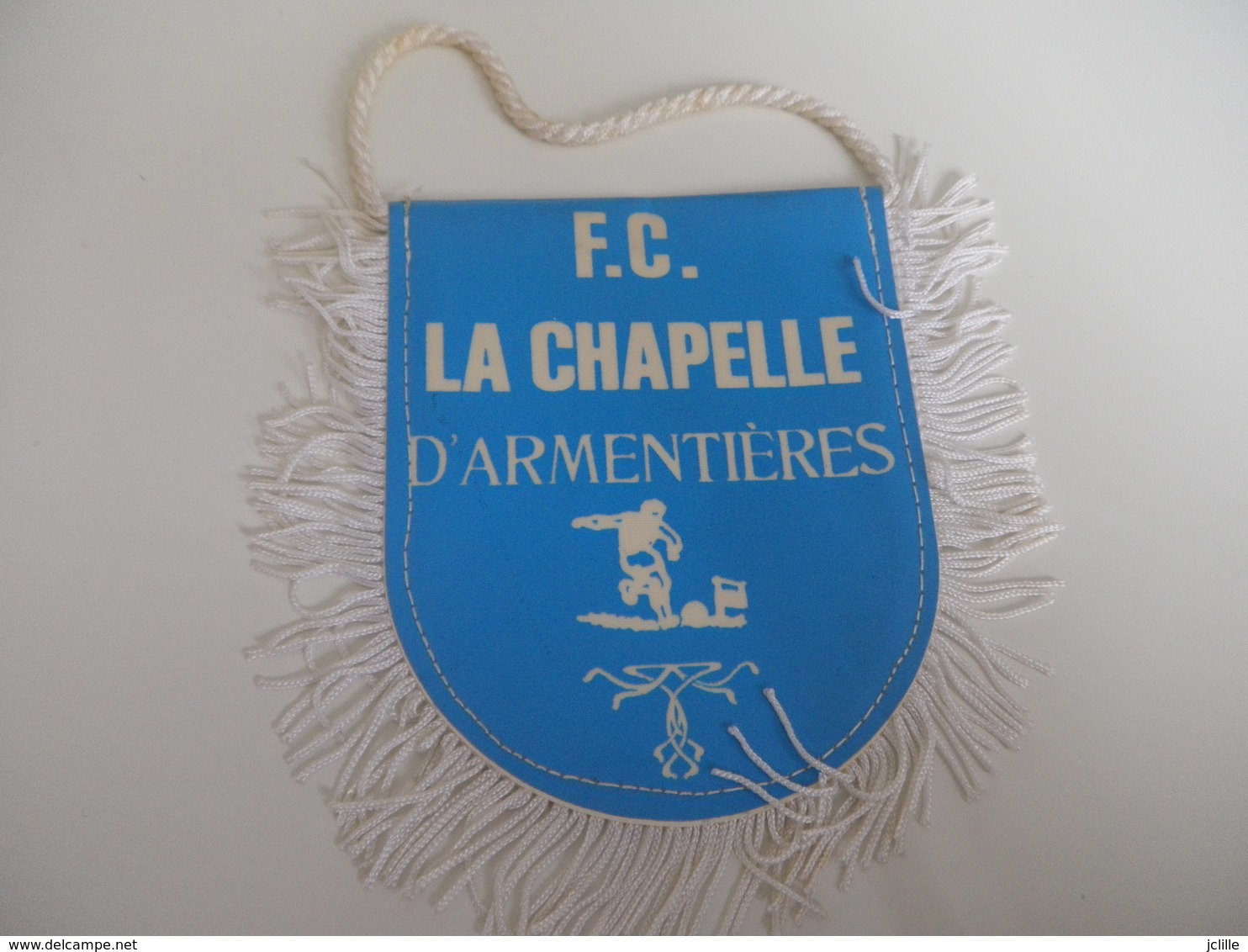 Fanion Football - FC LA CHAPELLE D'ARMENTIERES - Habillement, Souvenirs & Autres