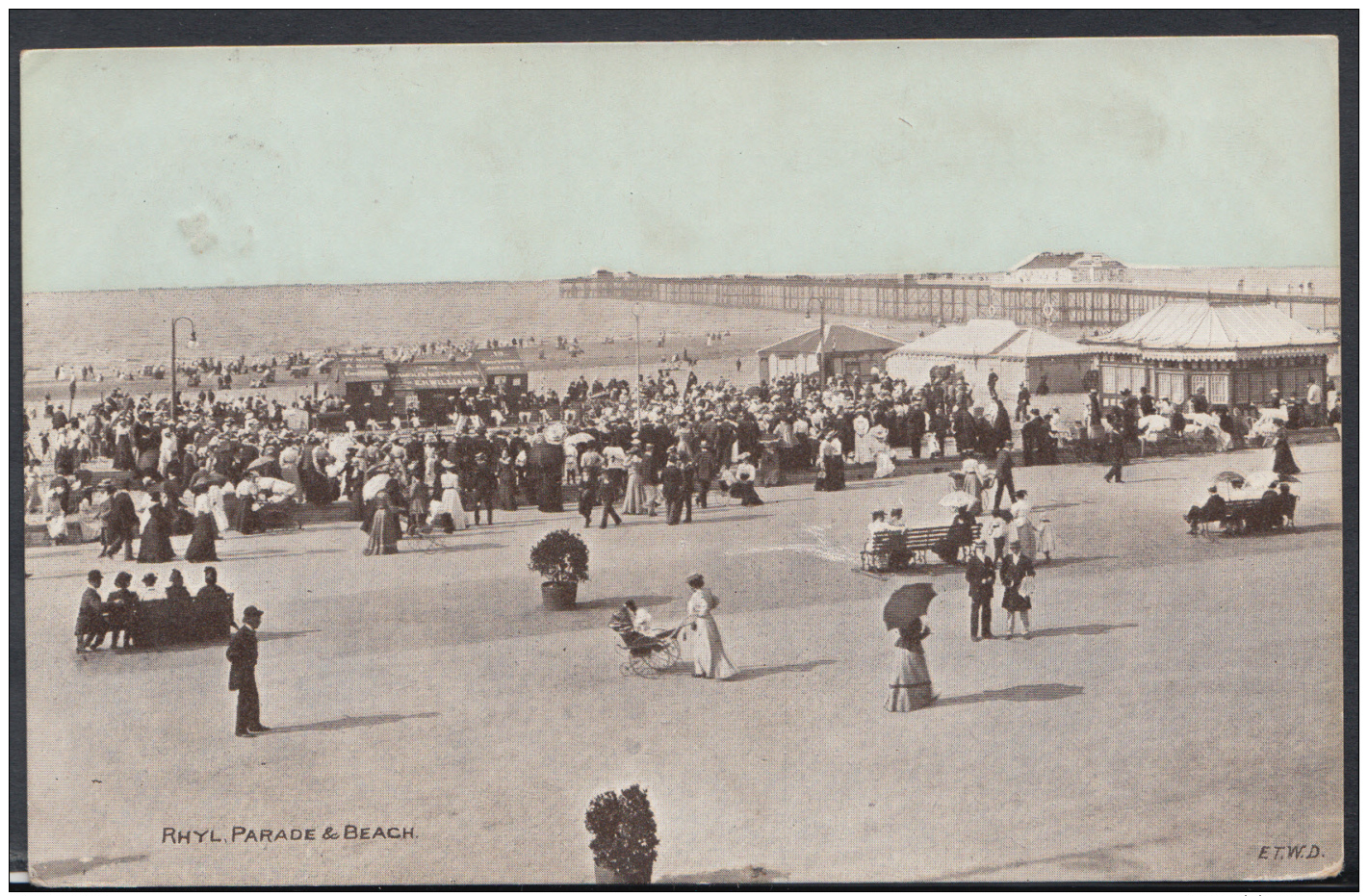 Wales Postcard - Rhyl Parade And Beach  DC1851 - Denbighshire