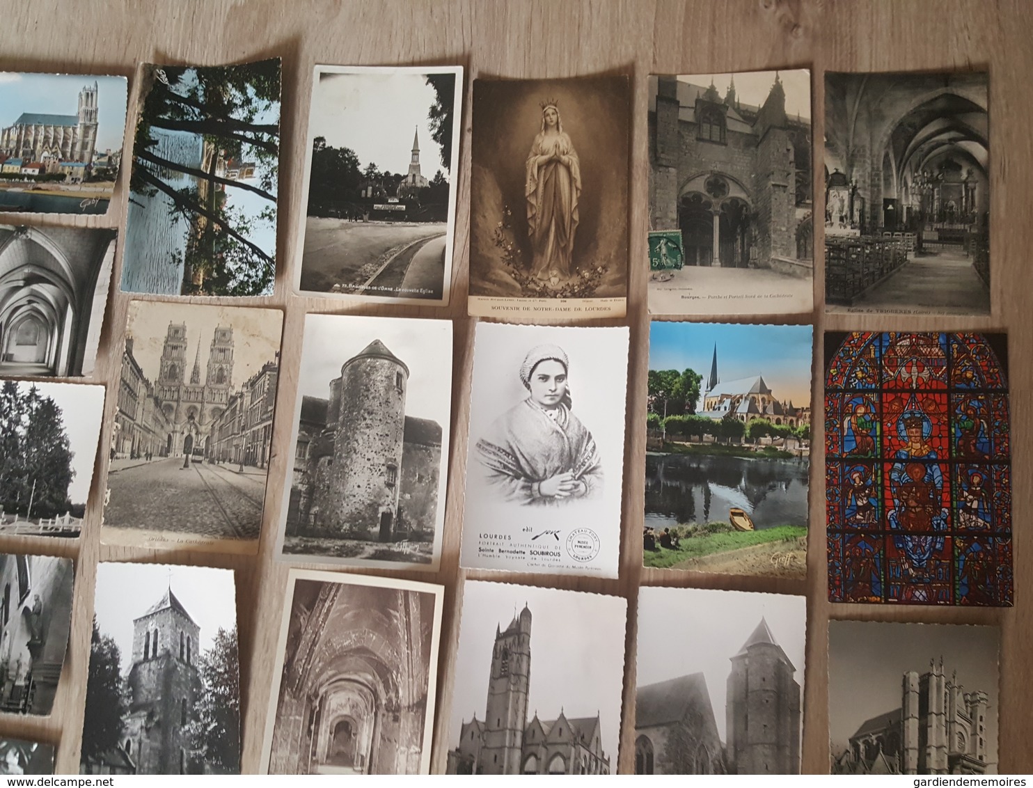 Eglises, Cathédrales, Abbayes, Cloitres (Intérieur et Extérieur) - 193 Cartes Postales toutes photographiées + 1 Carnet