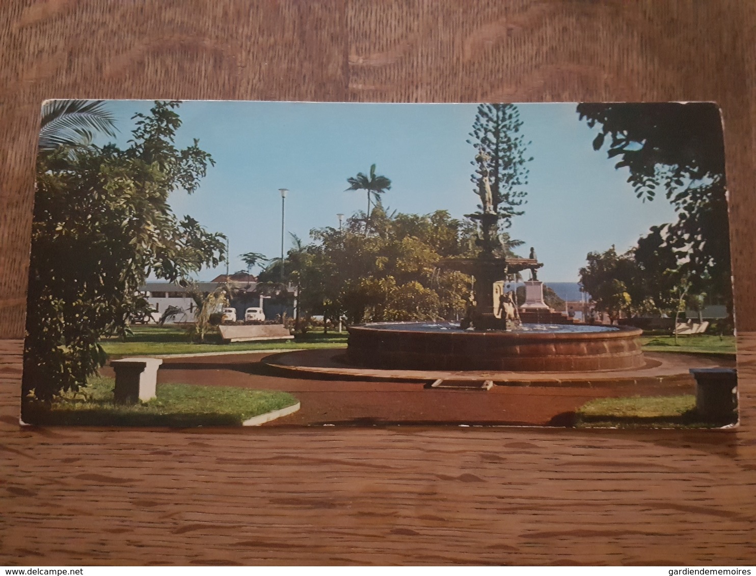 Ile De La Réunion - Saint Pierre - Place De L'Hotel De Ville - Format 10.2 X 21 Cm - Saint Pierre