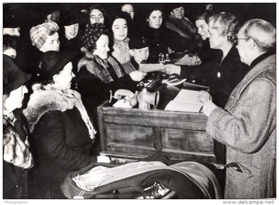 Berlin Pendant La Guerre Marche De Troc Tauschmärkte WWII Ancienne Photo De Presse 1944 - War, Military