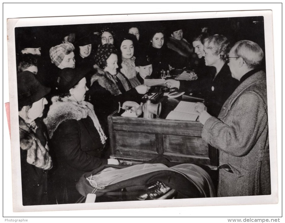 Berlin Pendant La Guerre Marche De Troc Tauschmärkte WWII Ancienne Photo De Presse 1944 - War, Military