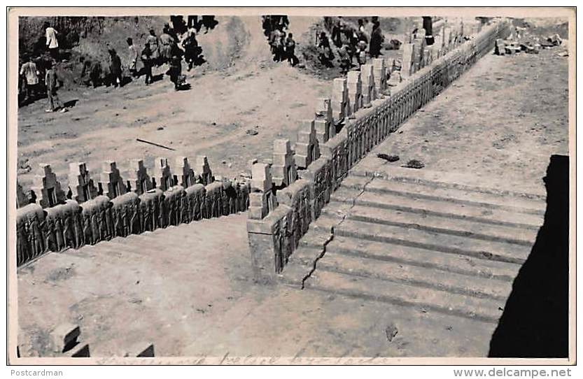 IRAN - Persepolis : The Stairs - REAL PHOTO - Unknown Publisher. - Iran