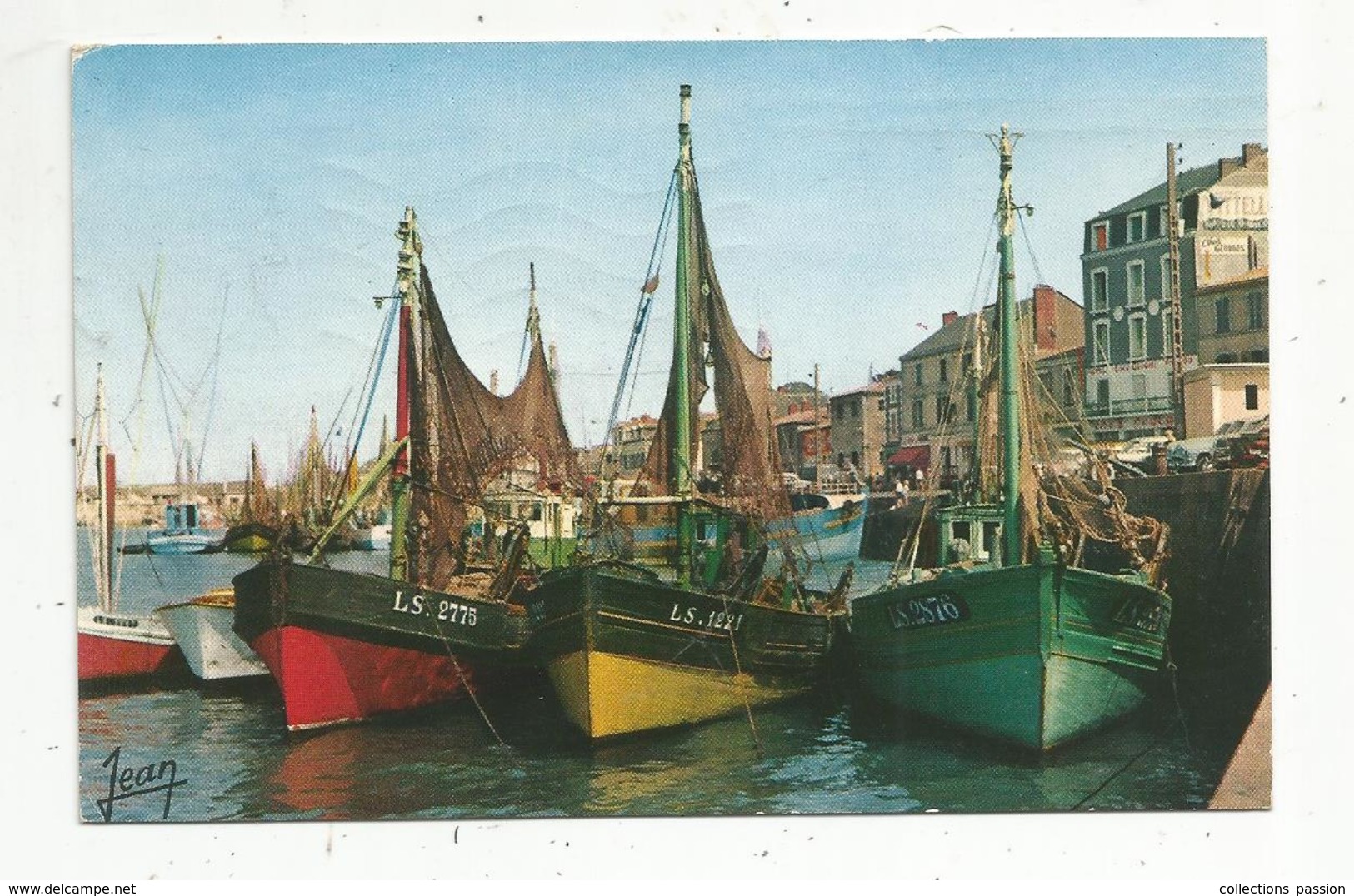 Cp , Bateaux De Pêche , Chalutiers Au Repos Dans Le Port , 85 , LES SABLES D'OLONNE , Voyagée 1964 , Ed. Jean, N° 20027 - Pêche