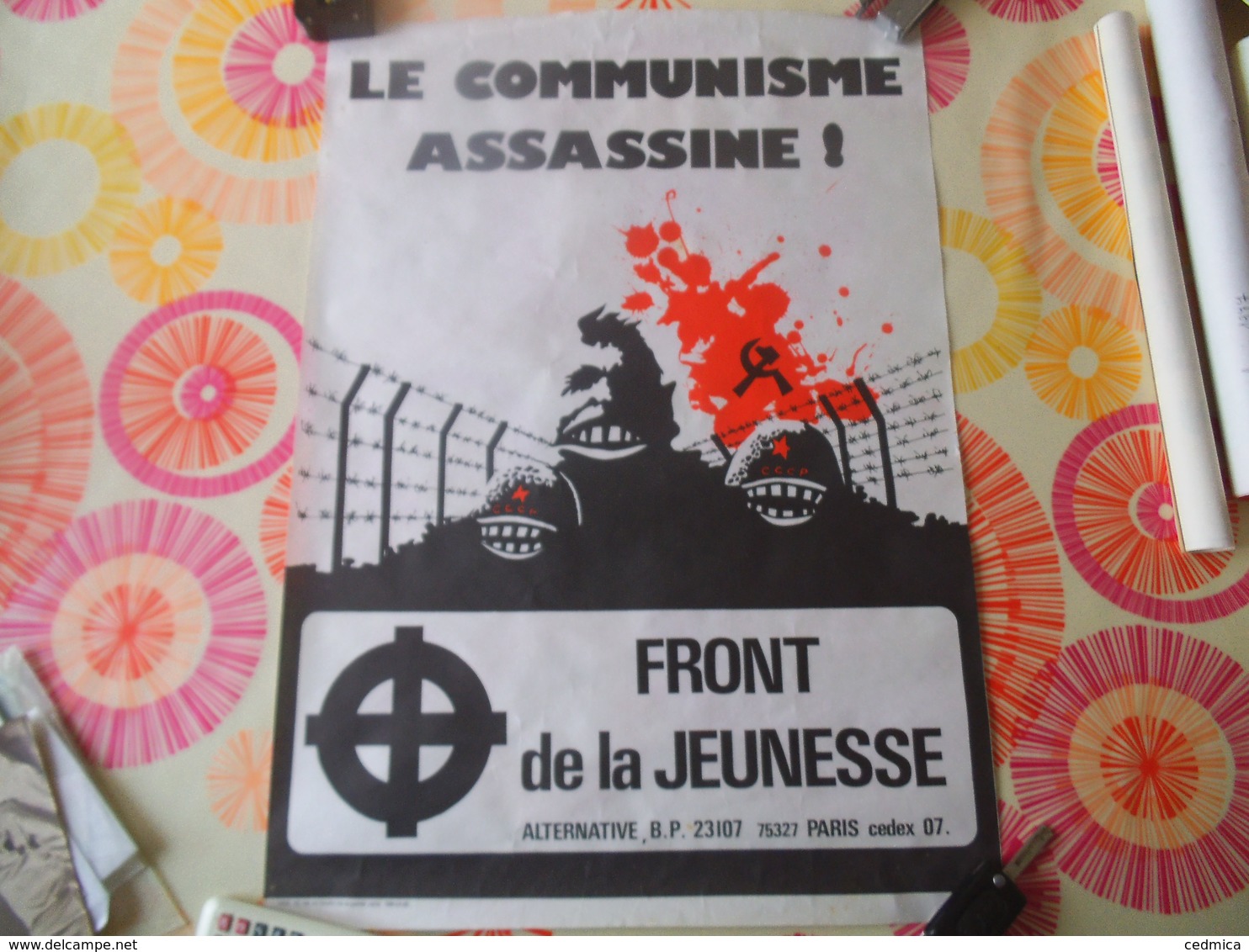 LE COMMUNISME ASSASSINE! FRONT DE LA JEUNESSE 62cm/44cm  4 DECEMBRE 1974 - Manifesti