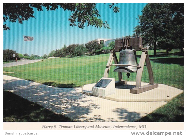 Missouri Independence Harry S Truman Library And Museum Reproduction Of Liberty Bell On Library Grounds - Independence