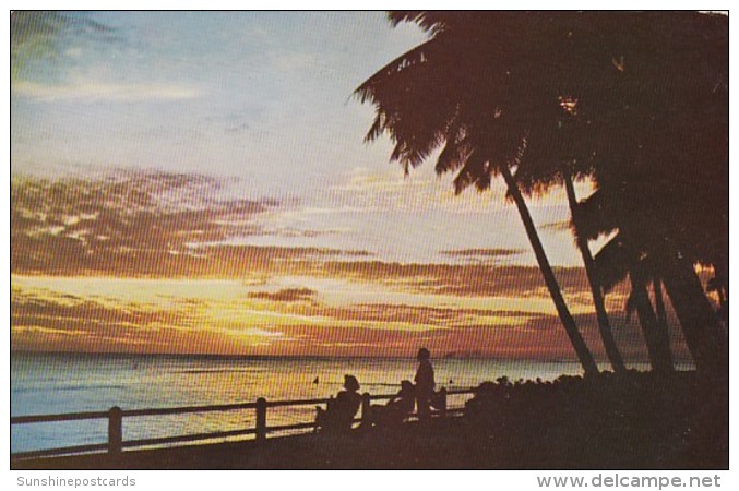 Hawaii Waikiki Beach At Sunset - Oahu
