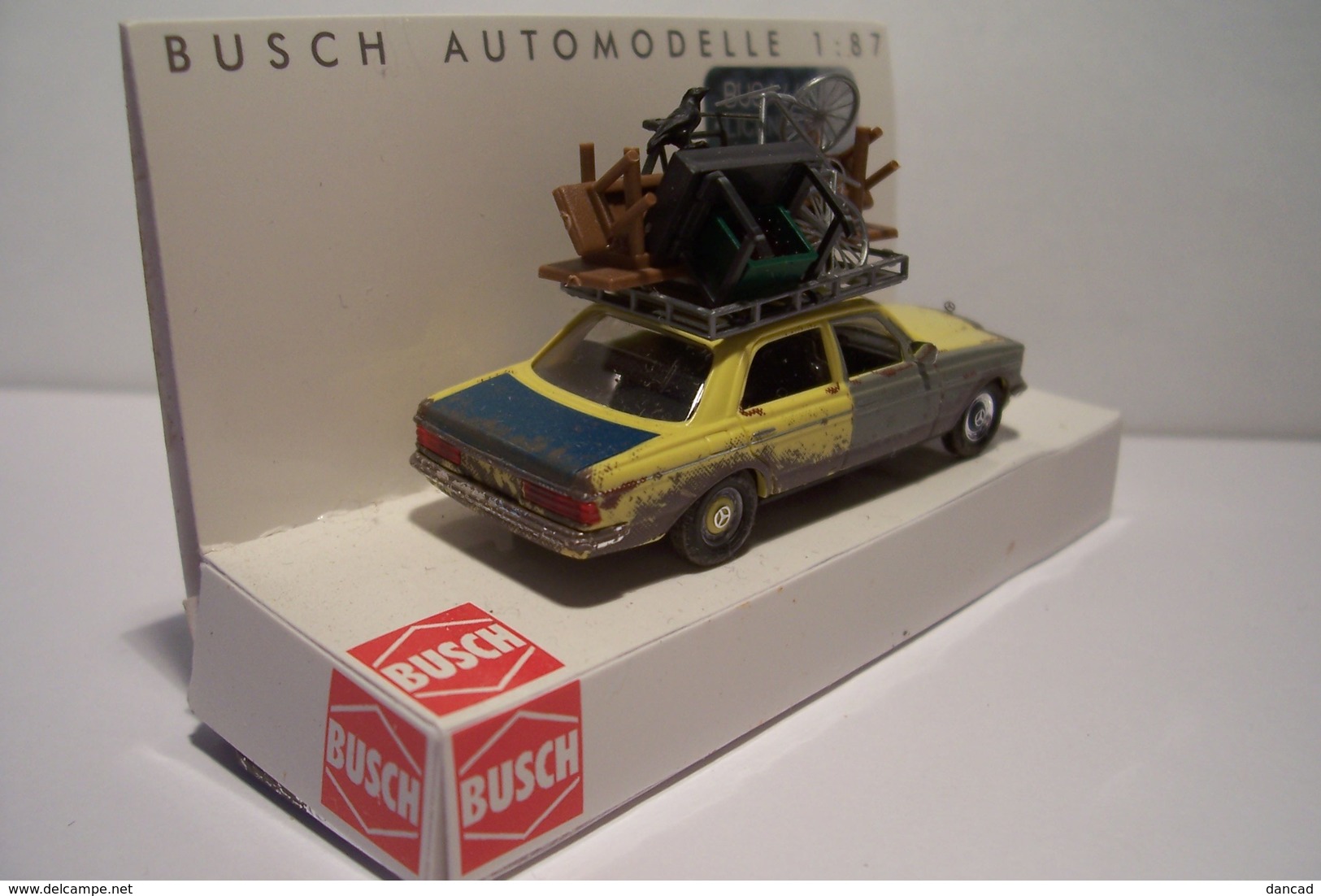 MERCEDES-BENZ  W123   -  "Unverwustlich " - AUTOMOBILE - MODELE REDUIT -" BUSCH " - Echelle 1:87