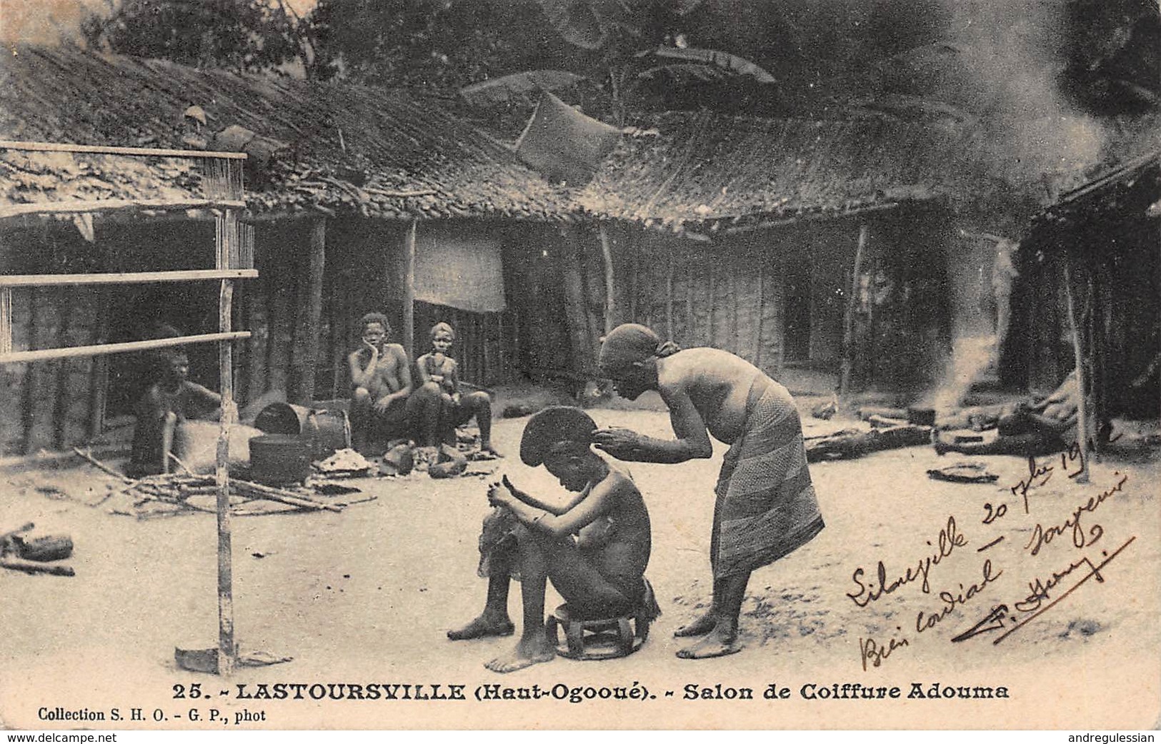 CPA LASTOURSVILLE ( Haut-Ogooué ) - Salon De Coiffeuse Adouma - Gabon