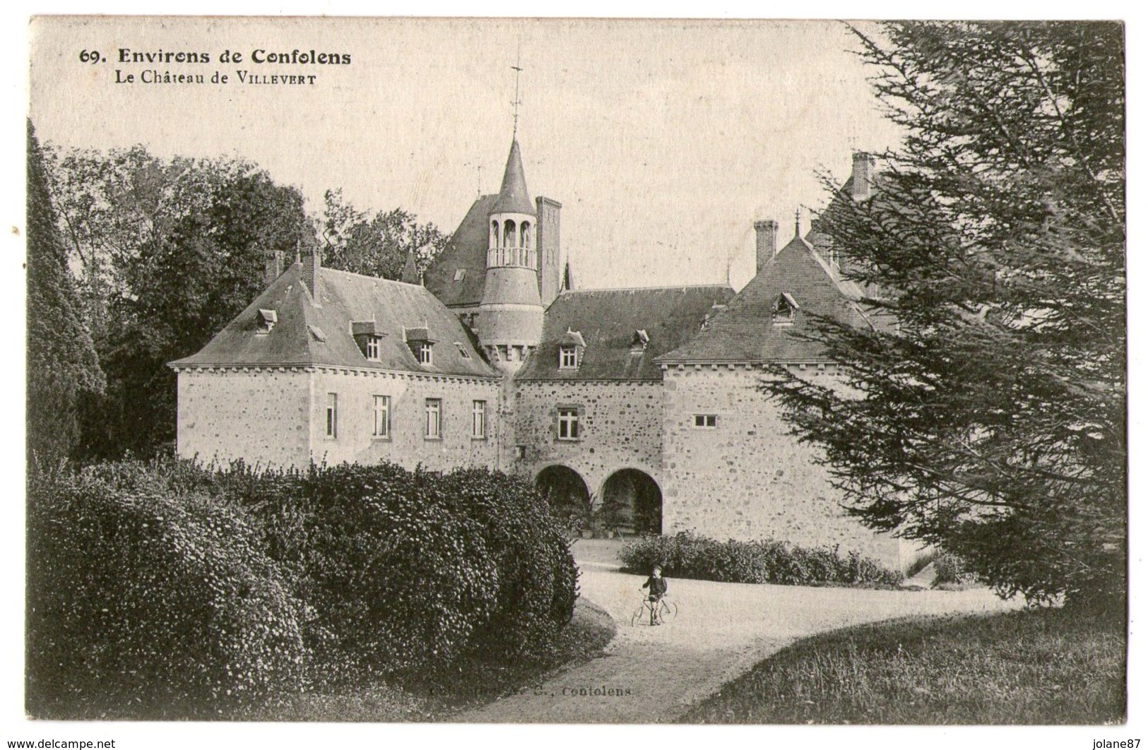 CPA  16     ENVIRONS DE CONFOLENS      LE CHATEAU DE VILLEVERT     PETIT GARCON AVEC SON VELO - Confolens