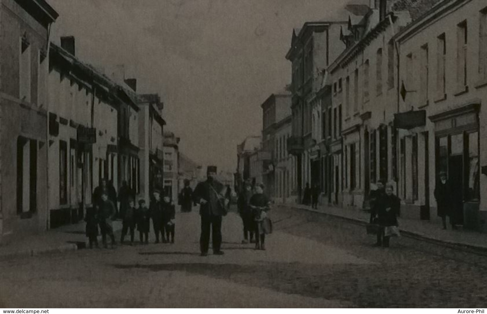 Quiévrain La Grand Rue (Gendarme??) - Quievrain