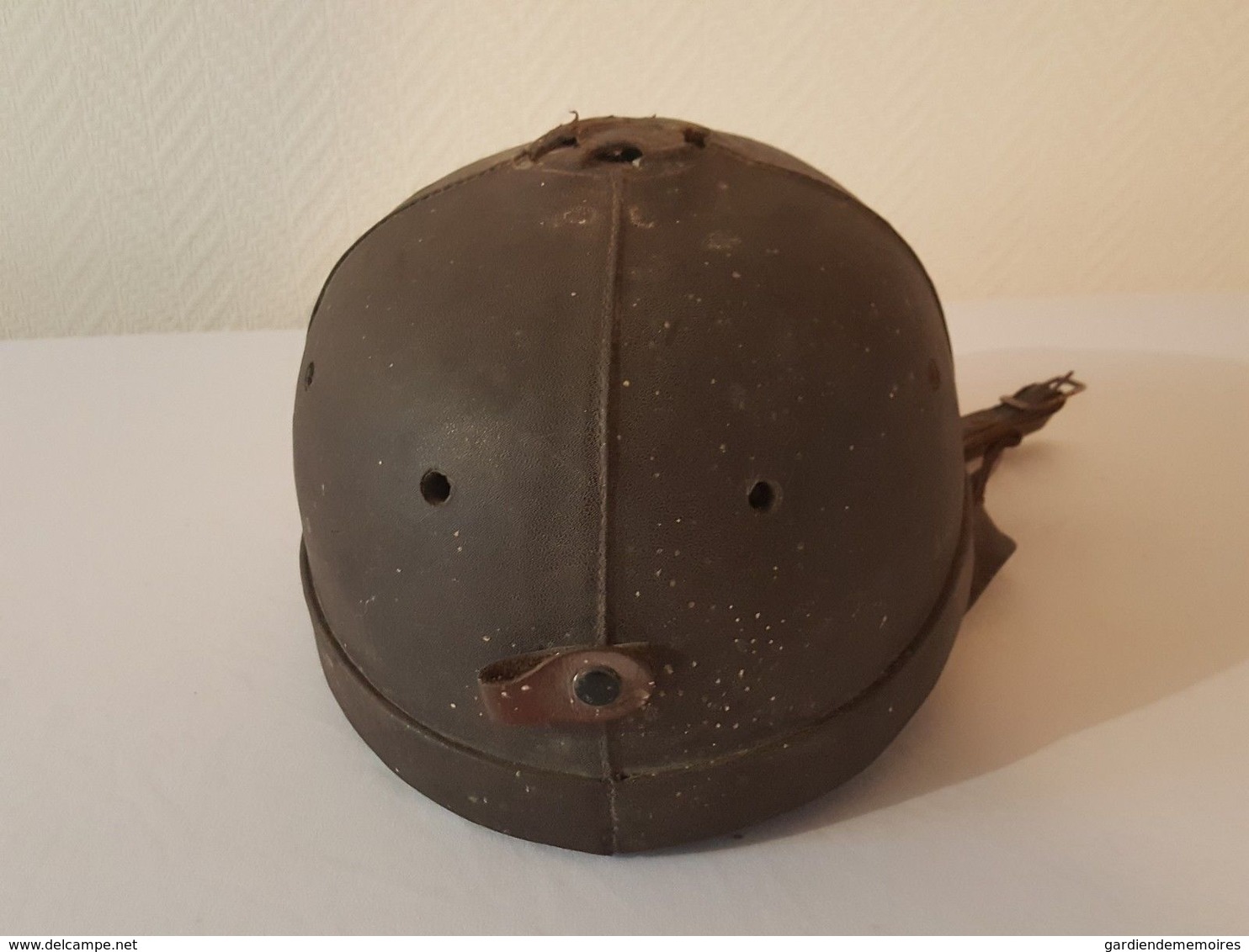 Ancien Casque Bol De Tankiste? Moto? SNCF? Solex? Vespa? Bayard Avec Son Intérieur Plein Cuir - Casques & Coiffures