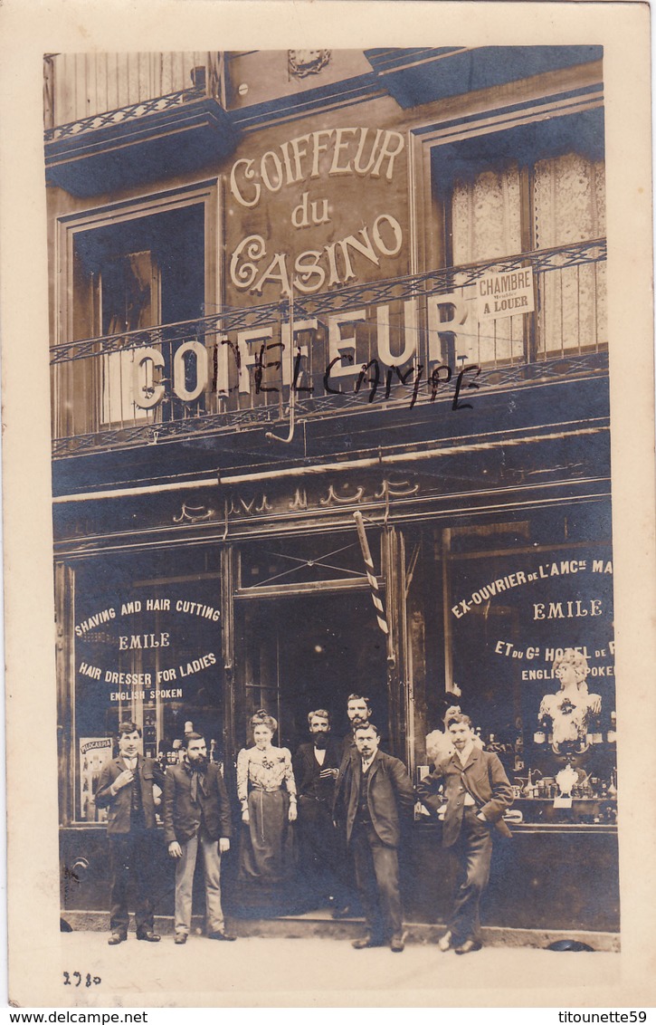 CARTE-PHOTO "COIFFEUR Du CASINO"-Emile-Gros Plan Animé-BELLE VITRINE-Ecrite-Cachet DIEPPE- - Autres & Non Classés