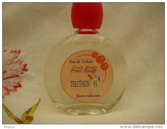 YVES ROCHER "FRUIT ROUGE " TELETHON  94  FLACON COLLECTION  MINI EDT  15 ML  LIRE ET VOIR !! - Miniatures Womens' Fragrances (without Box)