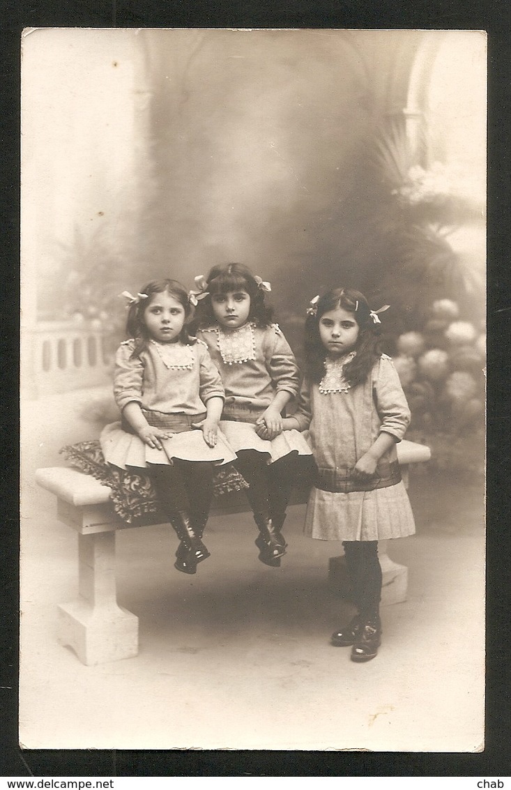 BELLE CARTE PHOTO - Photographie E. MALAVAS, ALAIS -- Jeanne, Marguerite Et Lucy Fontagne, Noel 1913 - ENFANT- FILLETTES - Identifizierten Personen