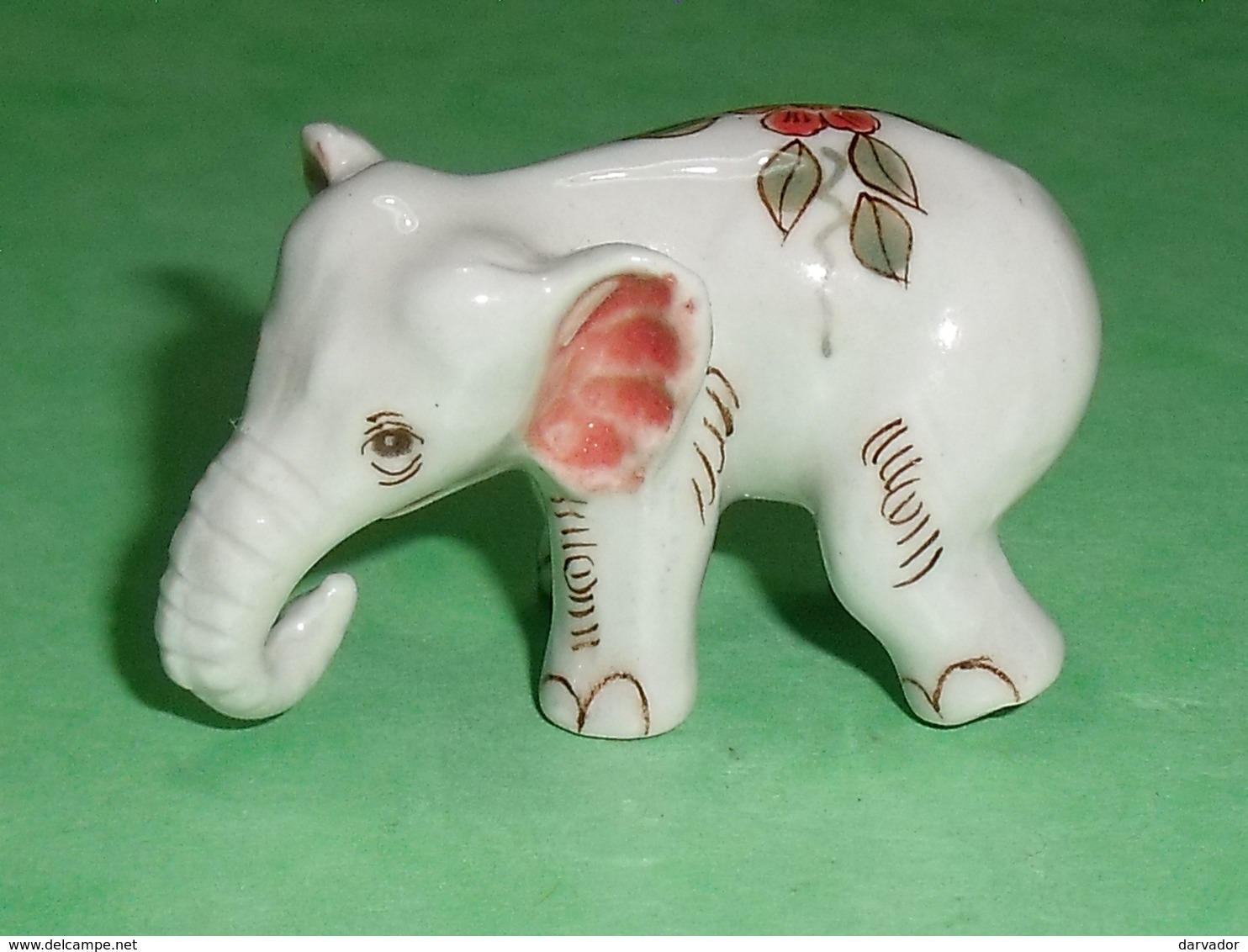 Fèves / Animaux : éléphant Porcelaine ( Gros Sujet )  Parfait état   TB8 - Animaux