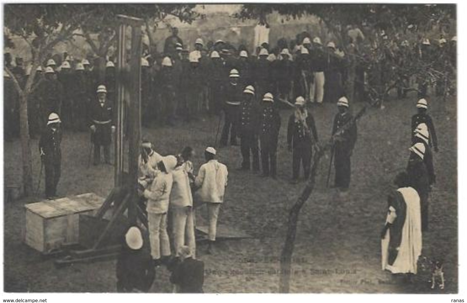 CPA Sénégal Une éxécution Capitale à Saint Louis Guillotine Non Circulé Dos Non Séparé - Senegal