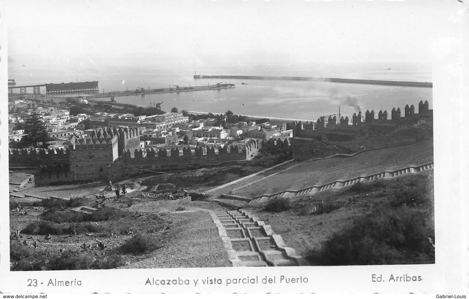 Almeria  - Alcazaba Y Vista Del Puerto -  No Circulado - Almería