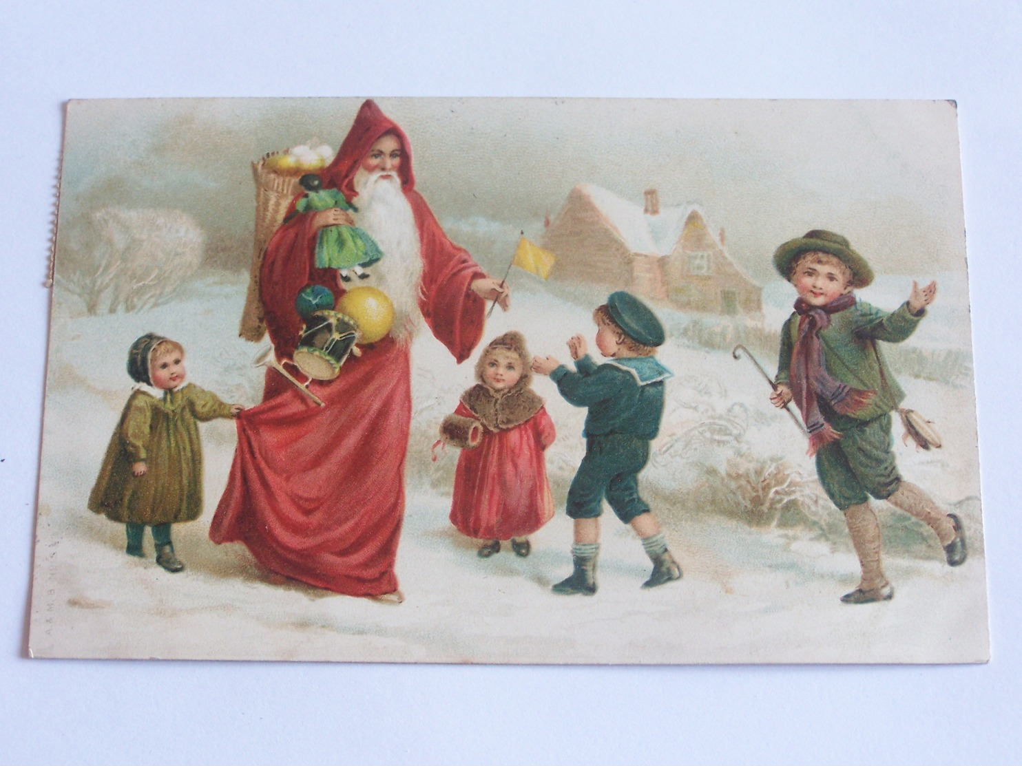 Pere Noel Jouets Avec Un Groupe D Enfants Dont Une Fillette Lui Tirant Son Manteau Cpa Dos Non Divise Paysage De Neige - Autres & Non Classés