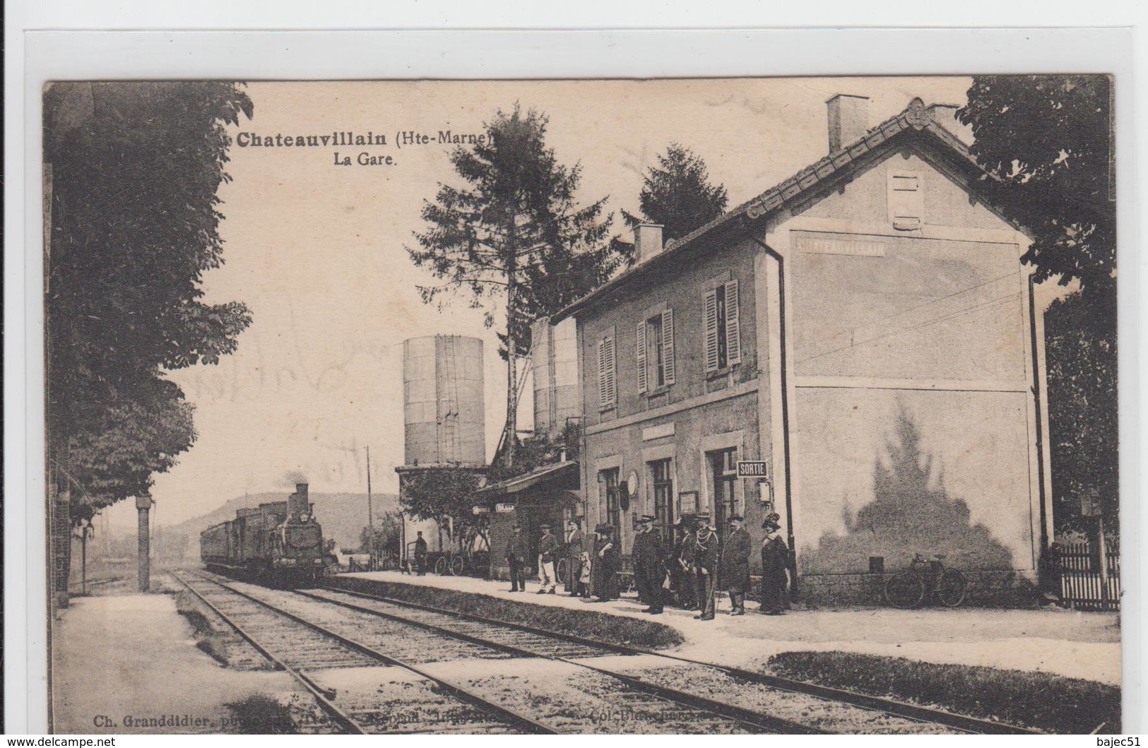 1 Cpa Chateauvillain "Train En Gare" - Chateauvillain