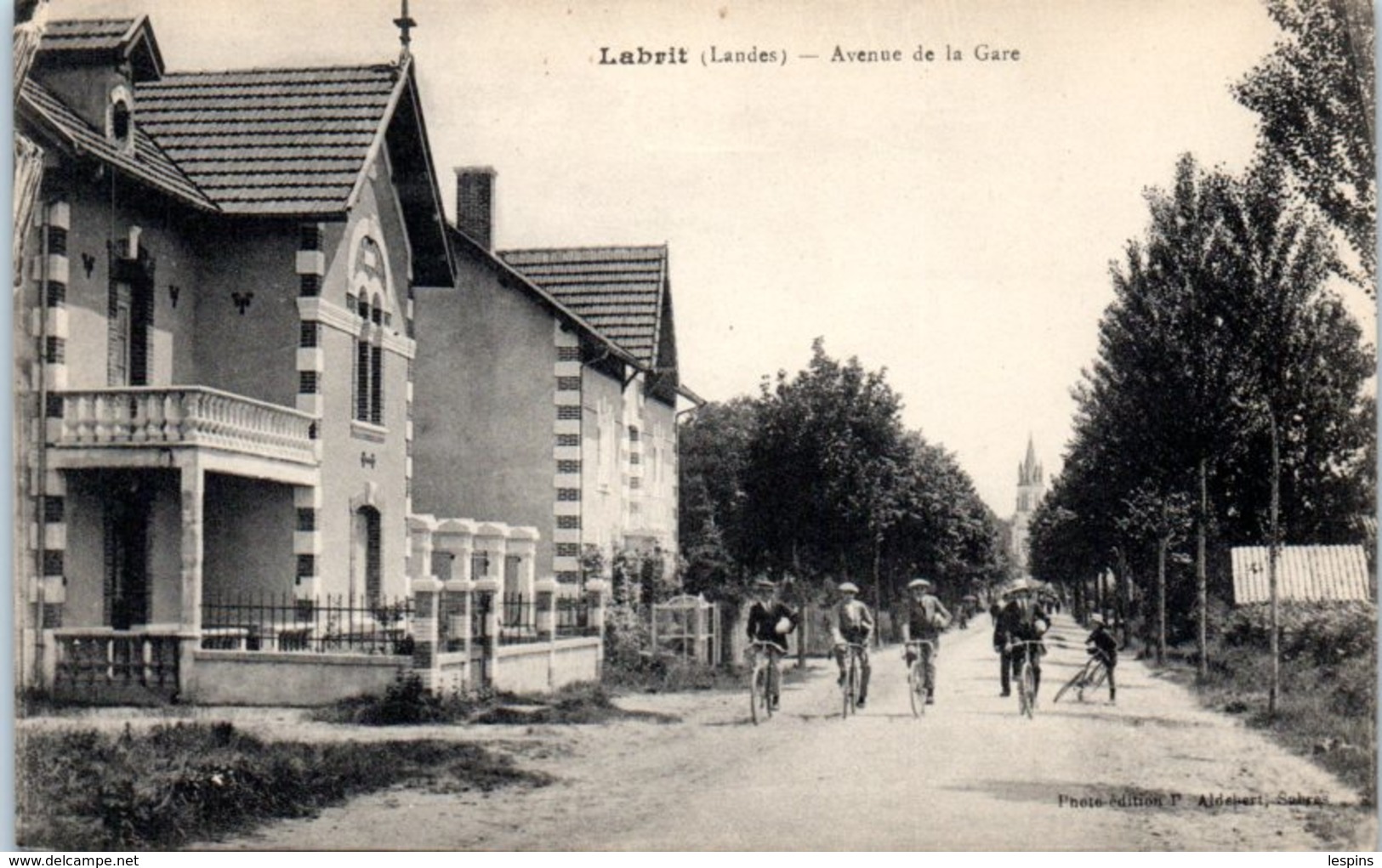 40 - LABRIT --  Avenue De La Gare - Labrit