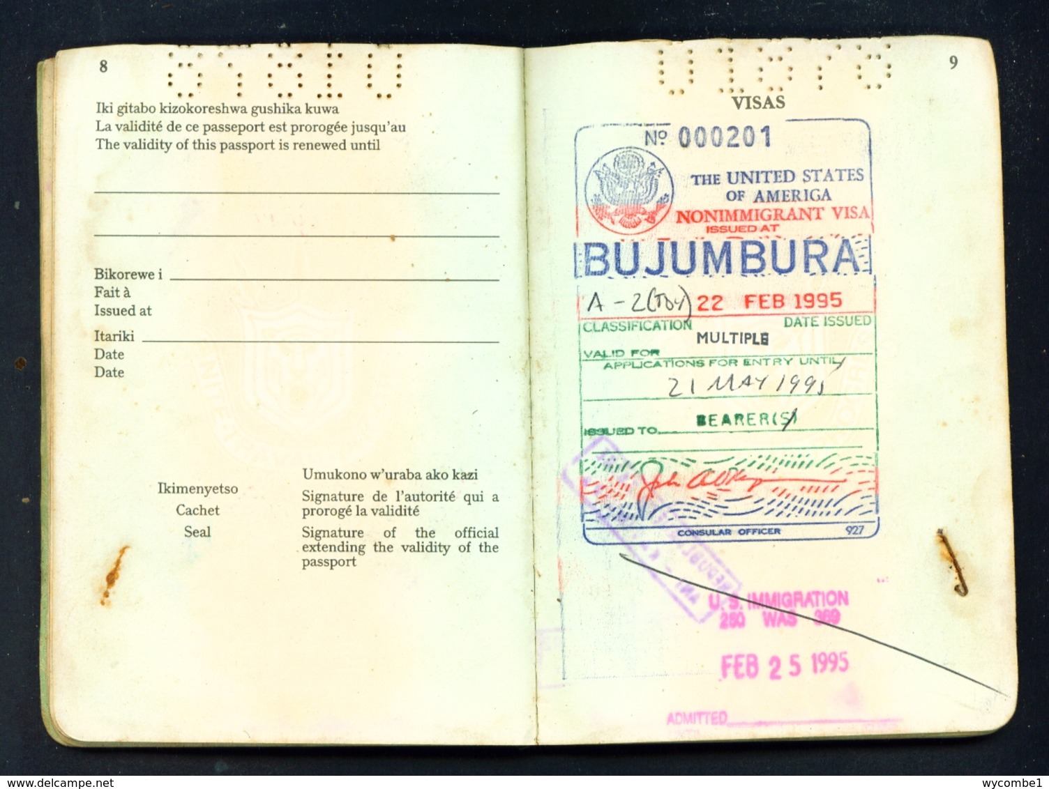 BURUNDI - Expired Diplomatic Passport. Damaged Cover. All Used Visa Pages Scanned - Historische Documenten