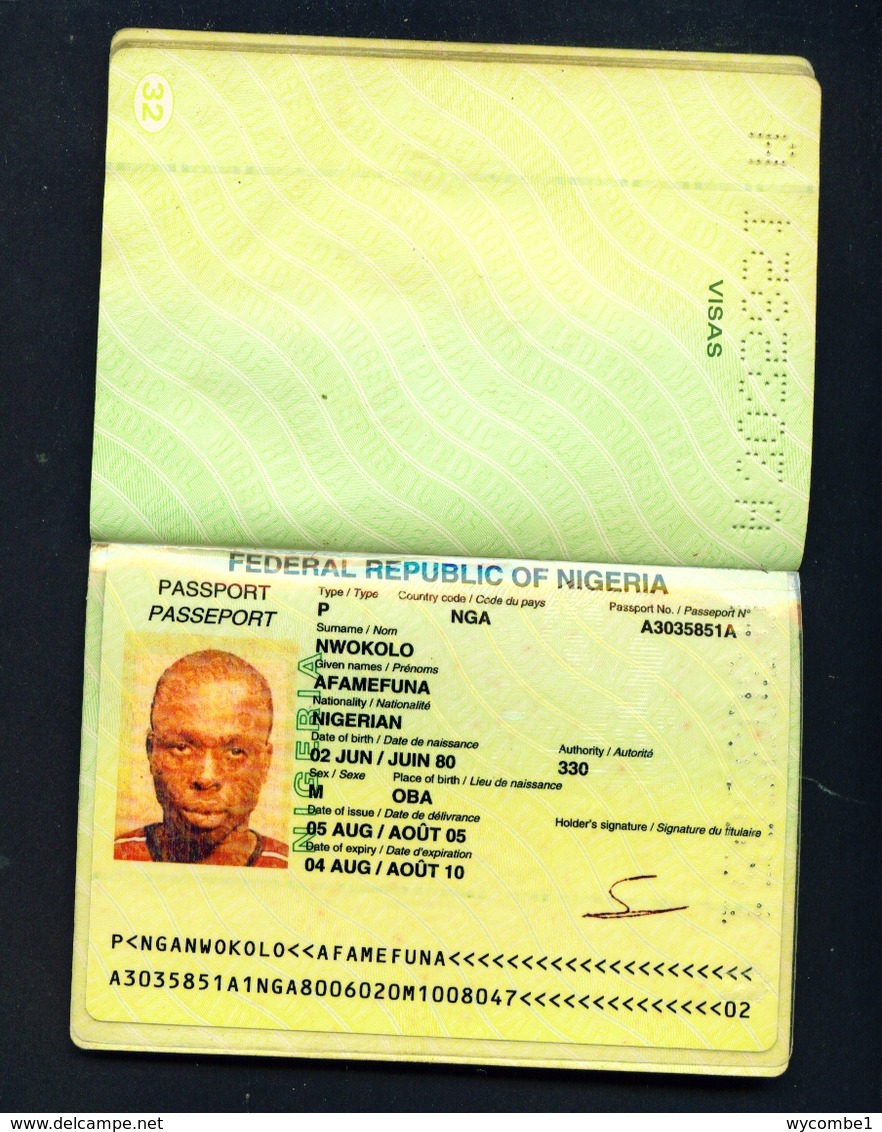 NIGERIA - Complete Expired Passport.  Good Cover. All Used Pages Scanned. - Historical Documents