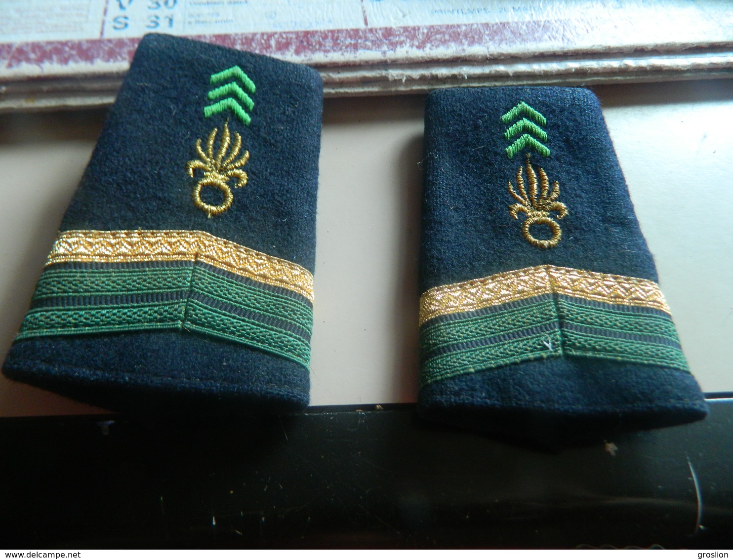 LEGION ETRANGERES 2 EPAULETTES - Equipement