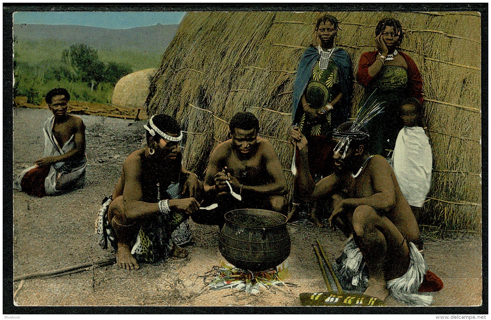 RB 1205 - Early Postcard - Zulu Family Cooking - South Africa - Spears &amp; Shield - Afrika