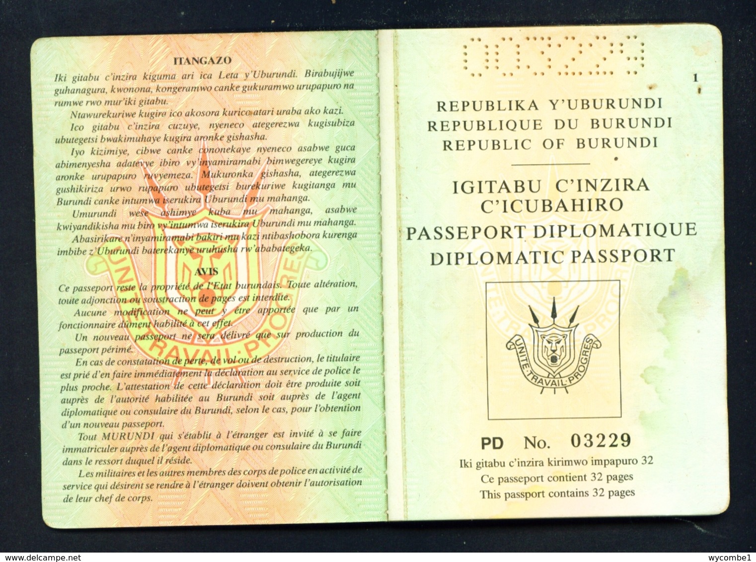 BURUNDI - Complete Expired Diplomatic Passport.  Good Cover. No Visas Or Entry Exit Stamps.. - Historische Documenten