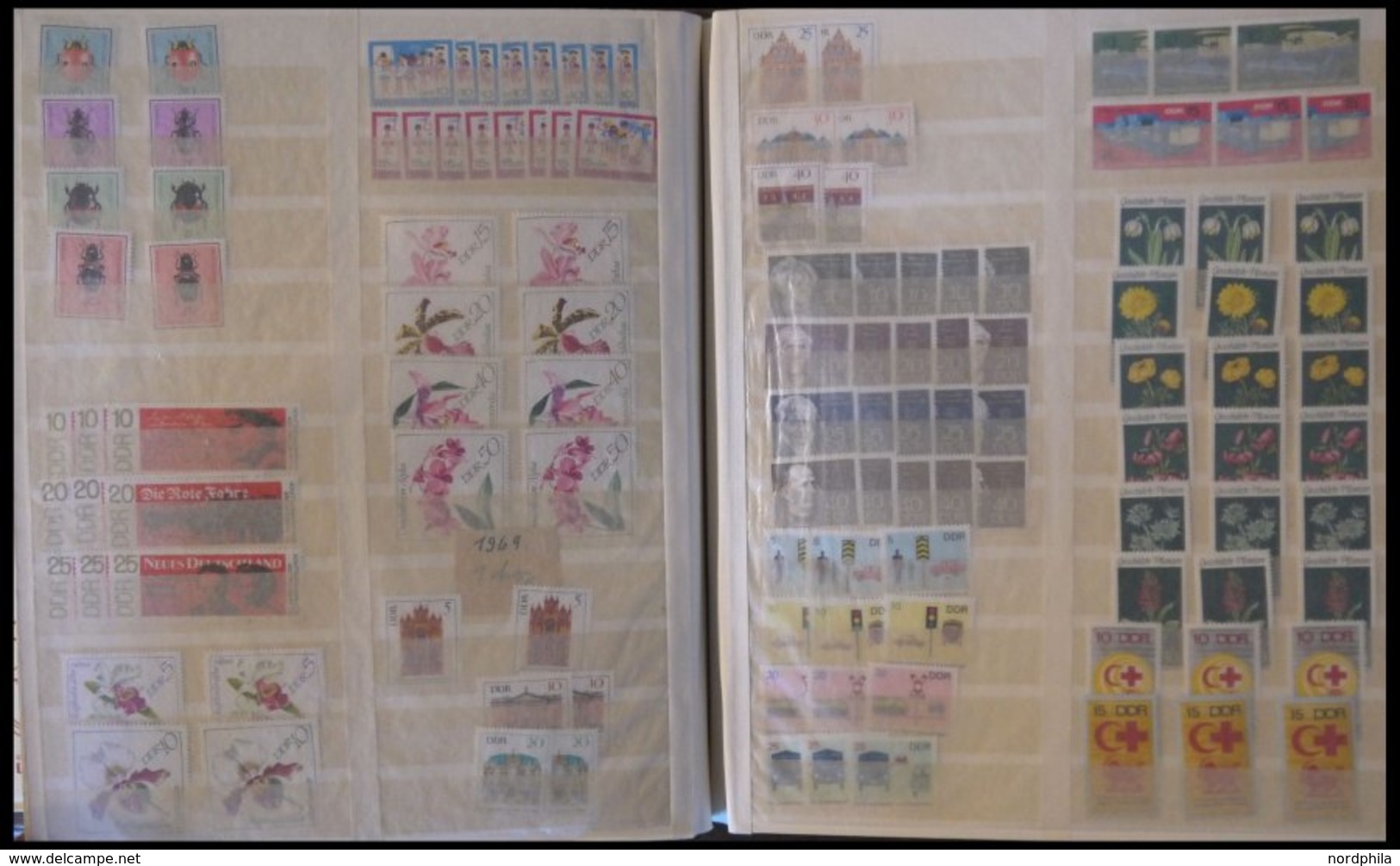 LOTS **, Postfrisches Händlerlager DDR Von 1962-90 In 6 Schaubek Einsteckbüchern, Ab 1971 Meist 6-10x Vorhanden, Dabei Z - Collections